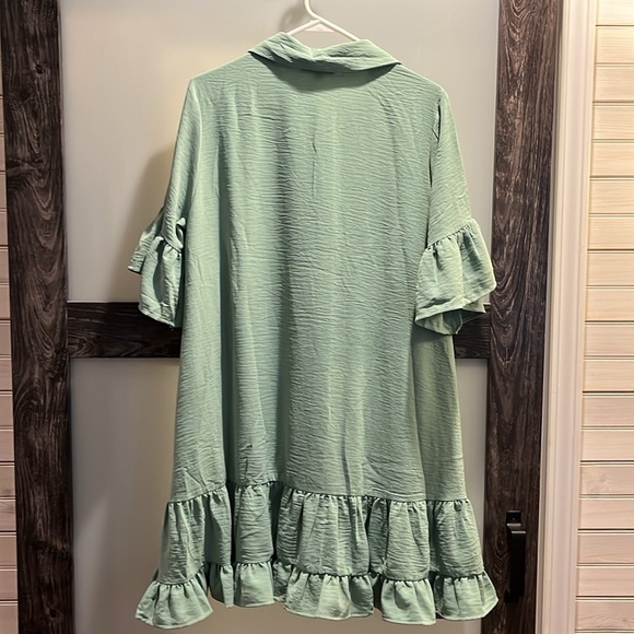 Dress - Picture 3 of 3